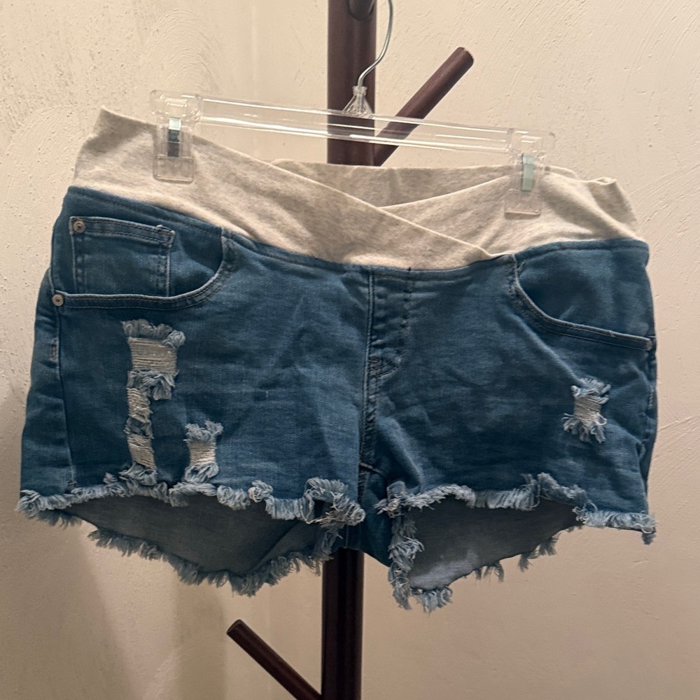 Stylish Blue Distressed Women's Jean Shorts